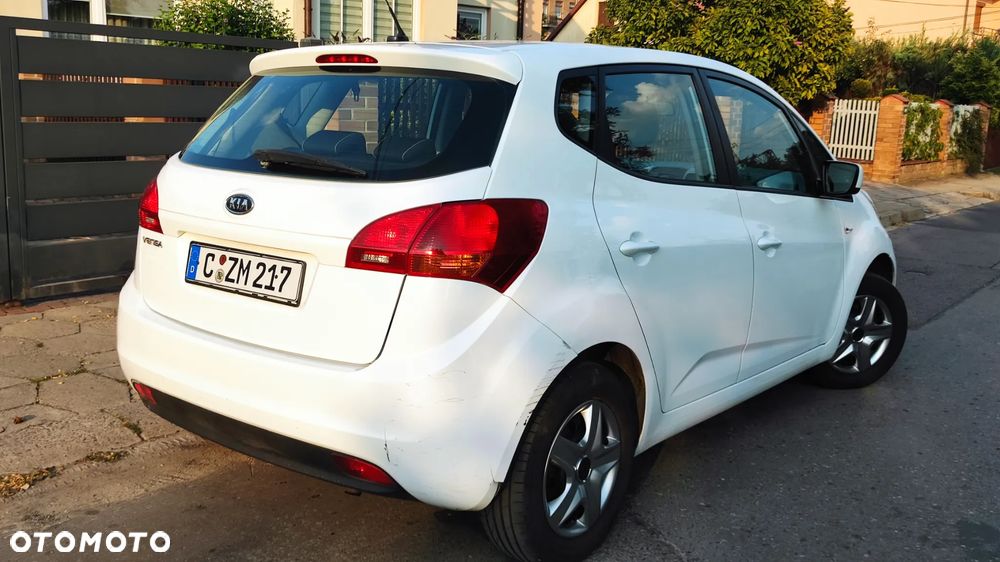 Kia Venga - 4