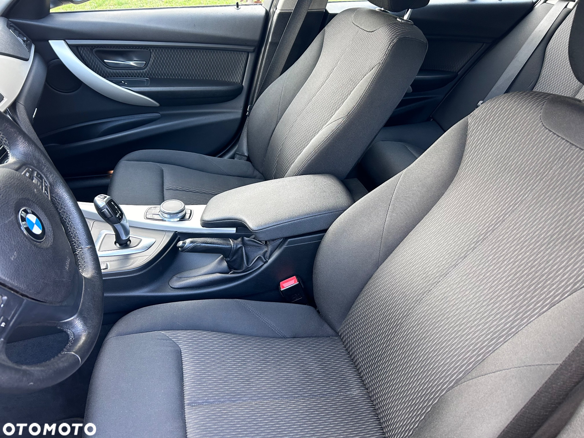 BMW Seria 3 318d Touring Advantage - 22