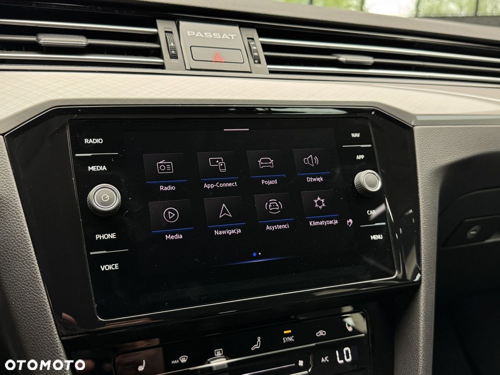 Volkswagen Passat - 29