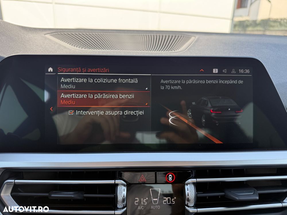 BMW Seria 3 320d Aut. Sport Line - 32