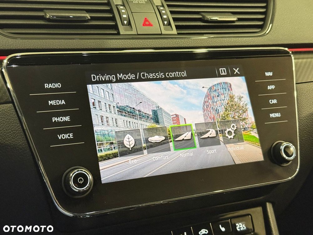 Skoda Superb 2.0 TSI 4x4 Sportline DSG - 35