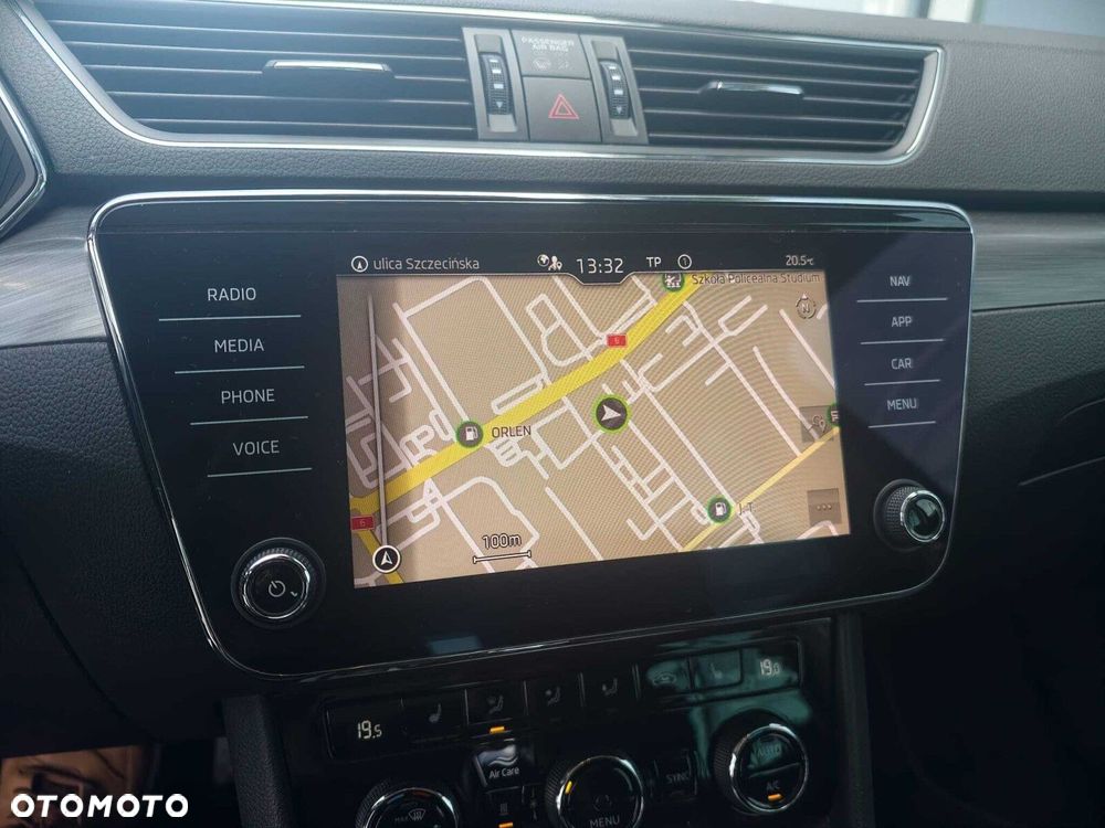 Skoda Superb 2.0 TDI SCR Style DSG - 22
