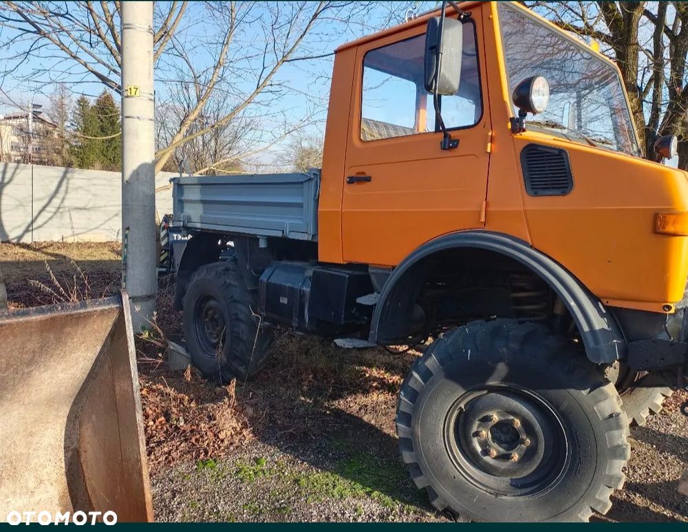 Mercedes-Benz Unimog - 6