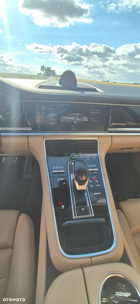 Porsche Panamera 4 E-Hybrid - 13