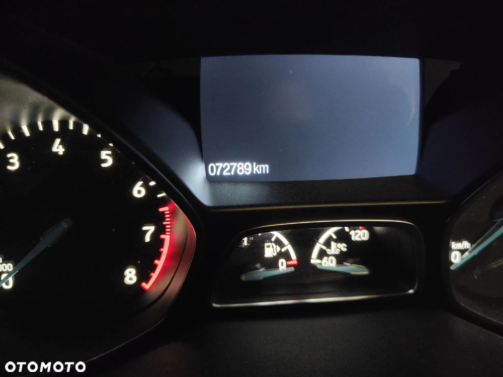 Ford Kuga - 12