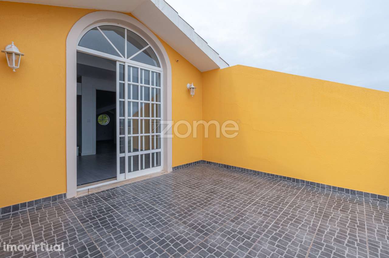 T2 totalmente renovado com terraço e acesso a terreno | Chãs (Semid... - Grande imagem: 3/21