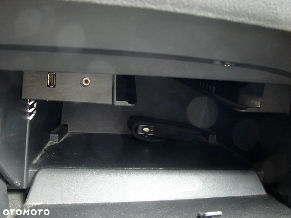 Ford Focus Turnier 1.6 TDCi DPF Start-Stopp-System Titanium - 24