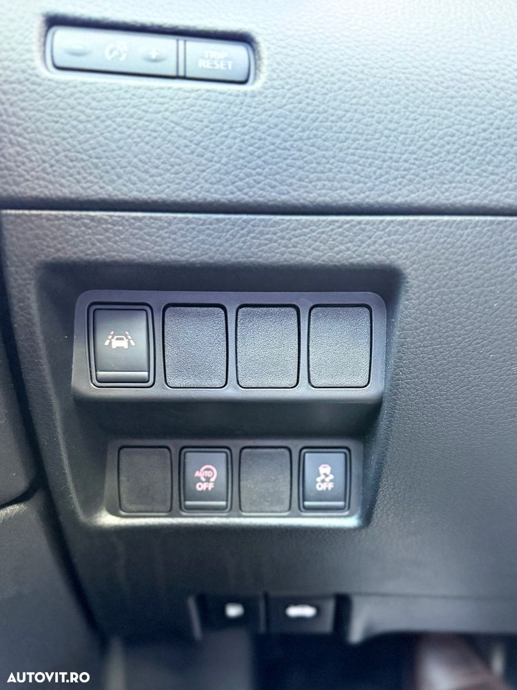 Nissan Qashqai - 25