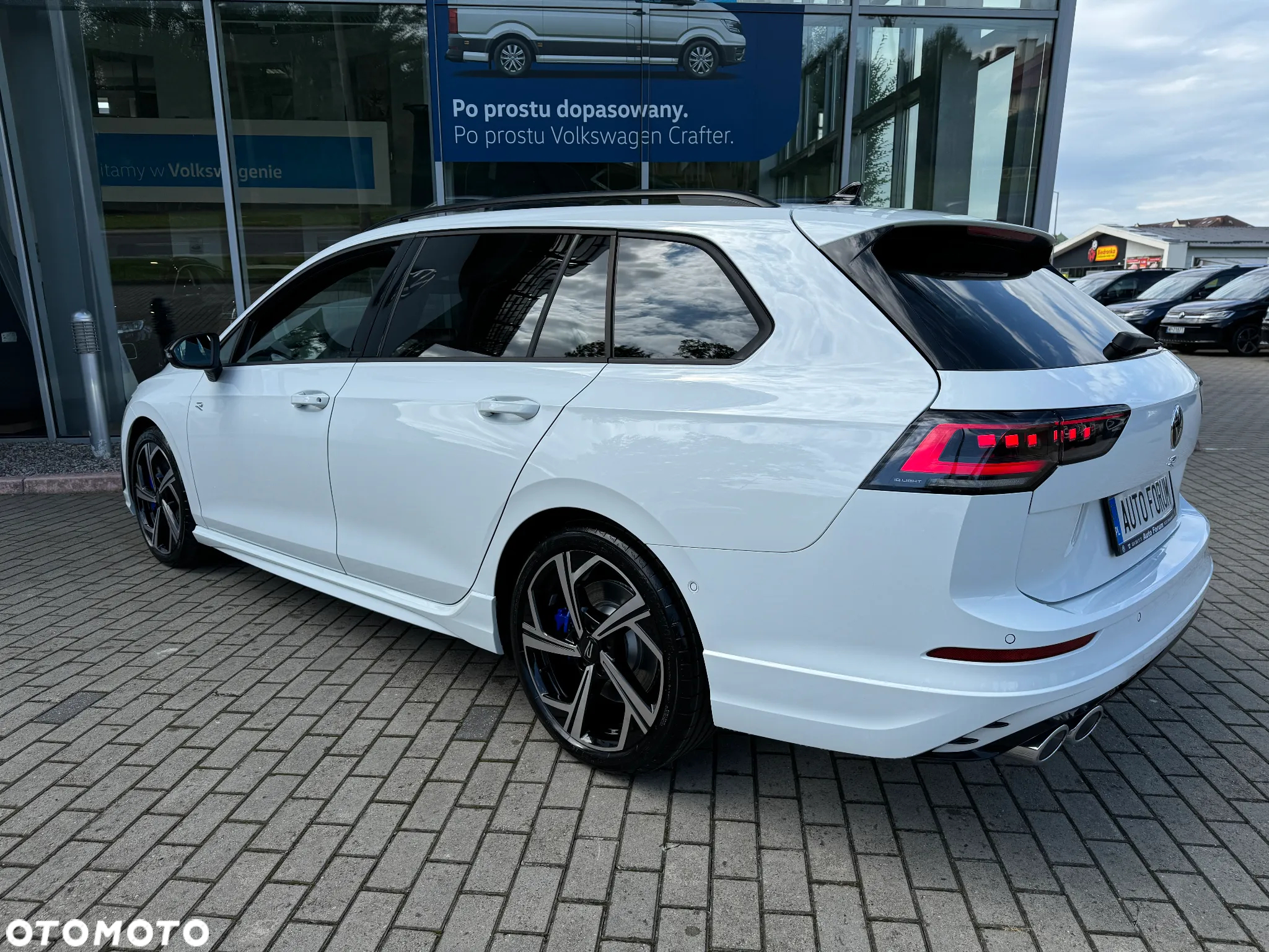 Volkswagen Golf VIII 2.0 TSI 4Motion R DSG - 8