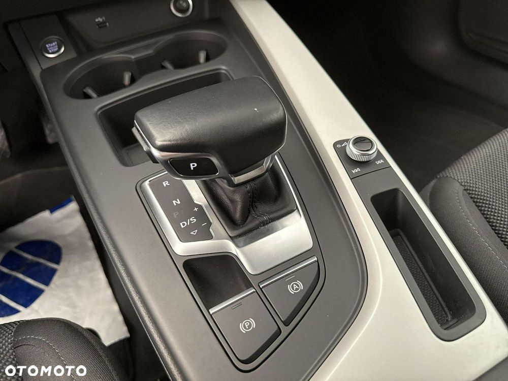 Audi A4 Limousine - 17