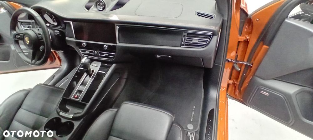 Porsche Macan - 12
