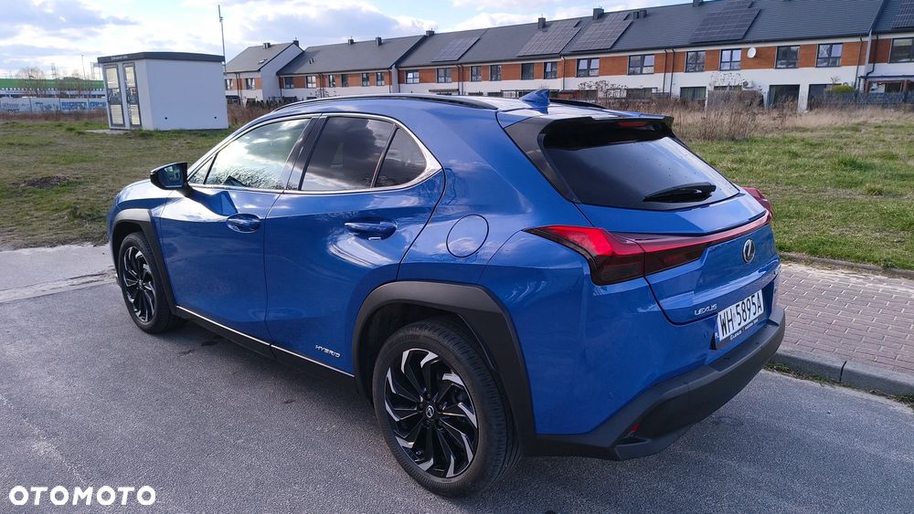Lexus UX - 3