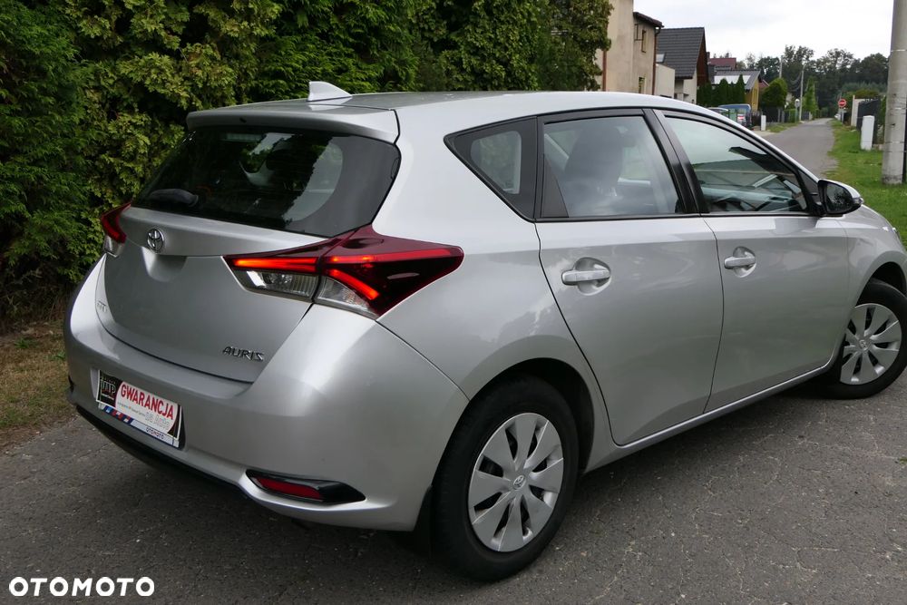 Toyota Auris 1.33 VVT-i Active - 4