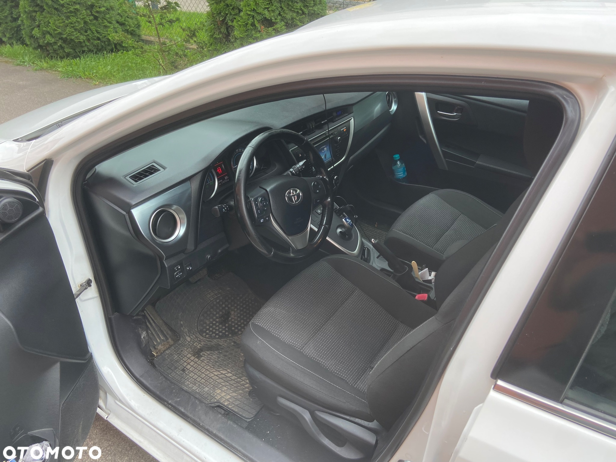 Toyota Auris Hybrid 135 Premium - 4