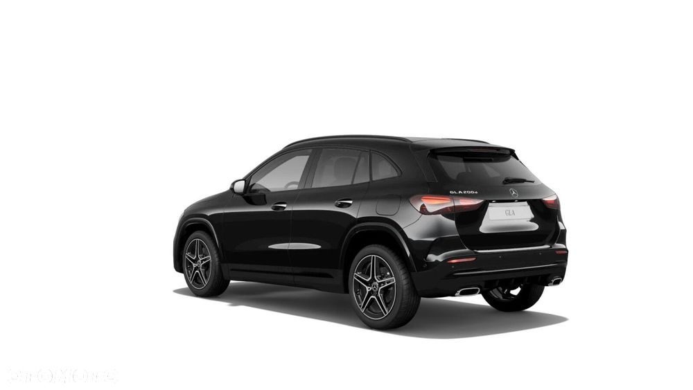 Mercedes-Benz GLA - 16