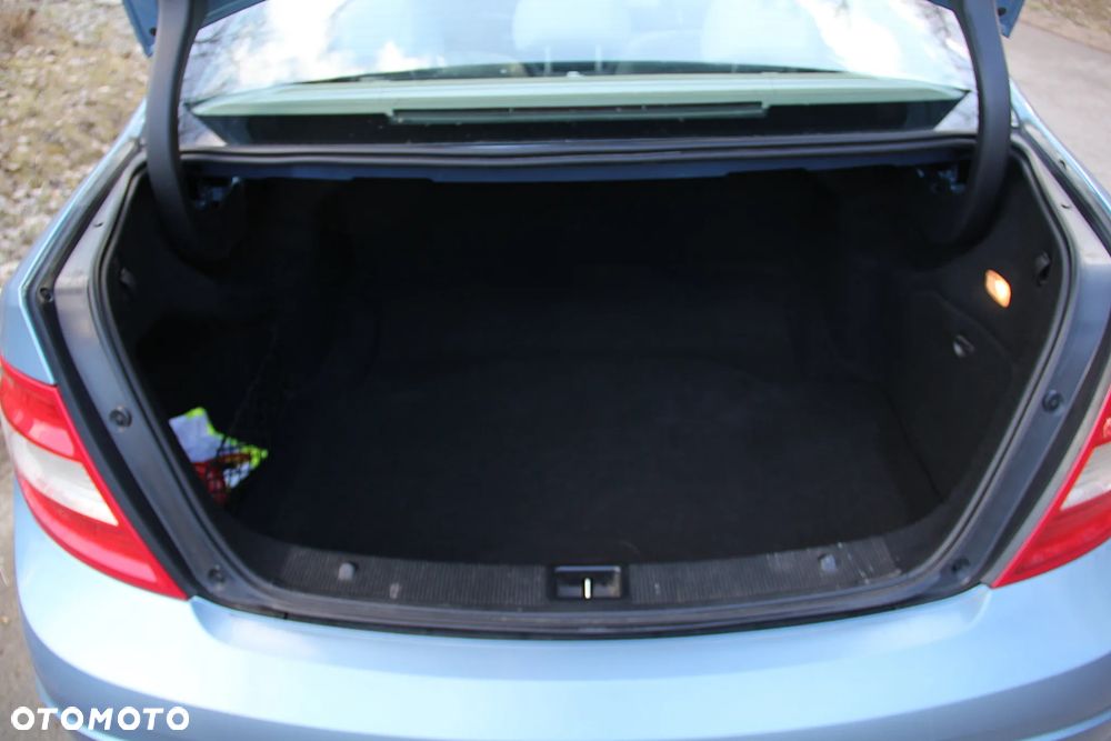 Mercedes-Benz Klasa C 300 7G-TRONIC SPORT EDITION - 34