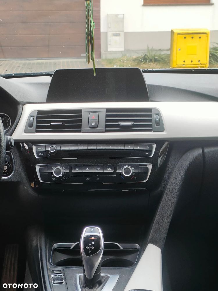 BMW Seria 3 320d - 6