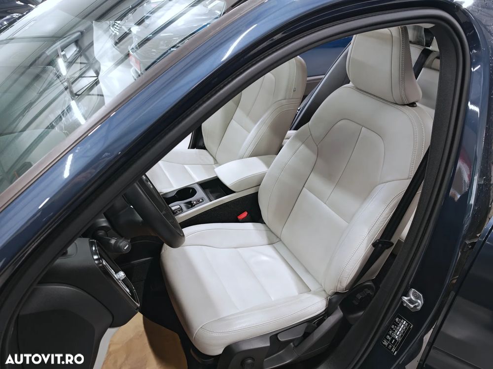 Volvo XC 40 T4 Recharge DKG Inscription Expression - 8