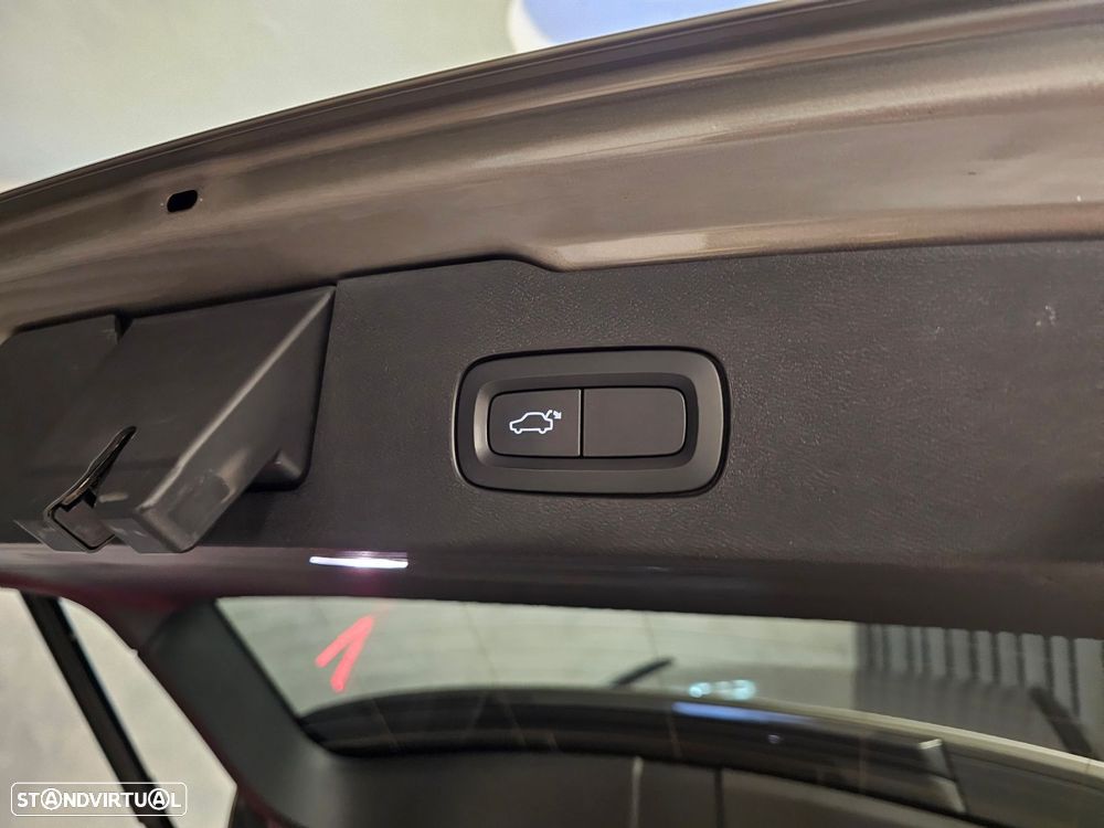 Volvo V60 2.0 T8 AWD TE R-Design - 25