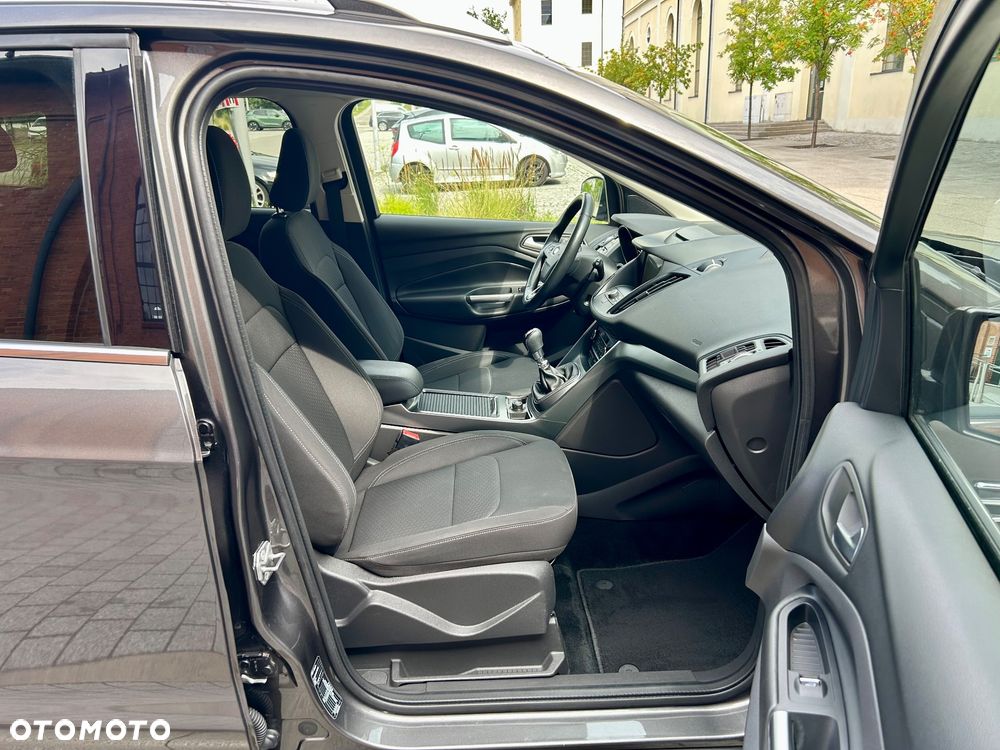 Ford Kuga - 17