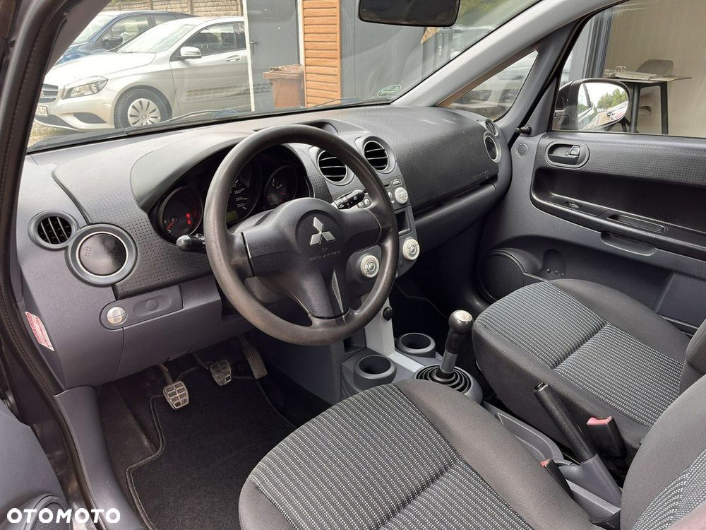 Mitsubishi Colt - 13