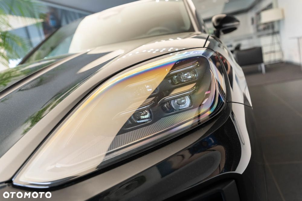 Porsche Cayenne E-Hybrid PHEV Black Edition - 38