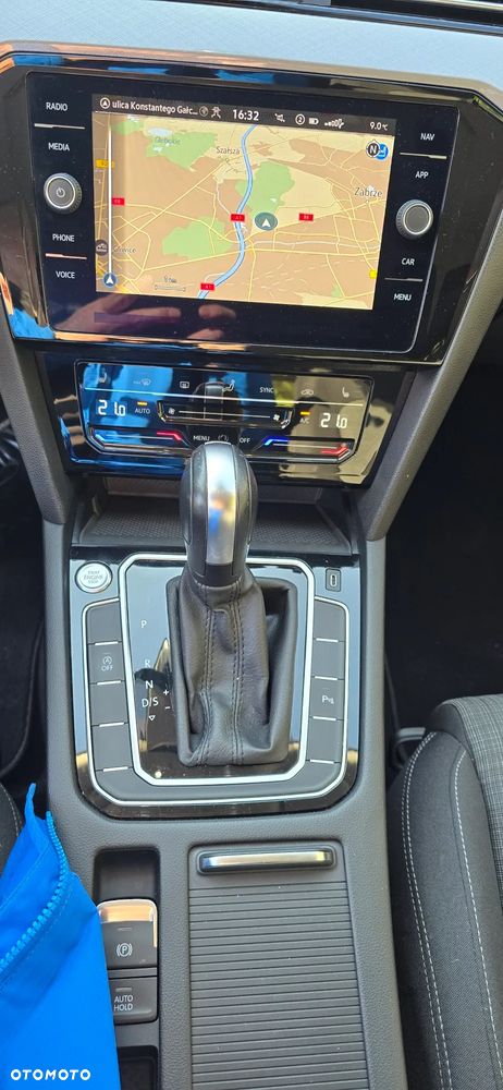 Volkswagen Passat - 12