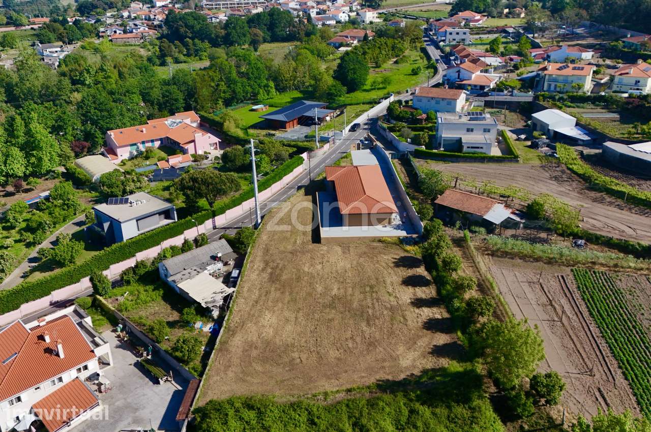 Terreno urbano Couto (S. Miguel), Santo Tirso - Grande imagem: 3/16