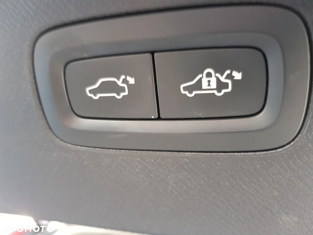 Volvo XC 90 D5 AWD Geartronic Momentum - 11