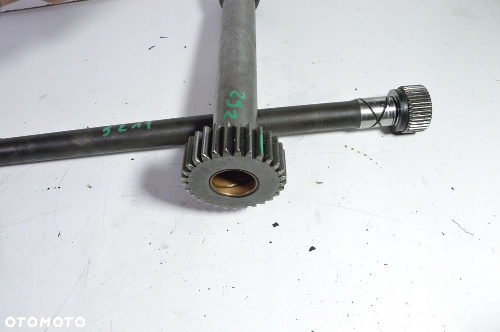 wałek pośredni wom wałek napędu hydrauliki pompy oleju zetor 5211 - 3