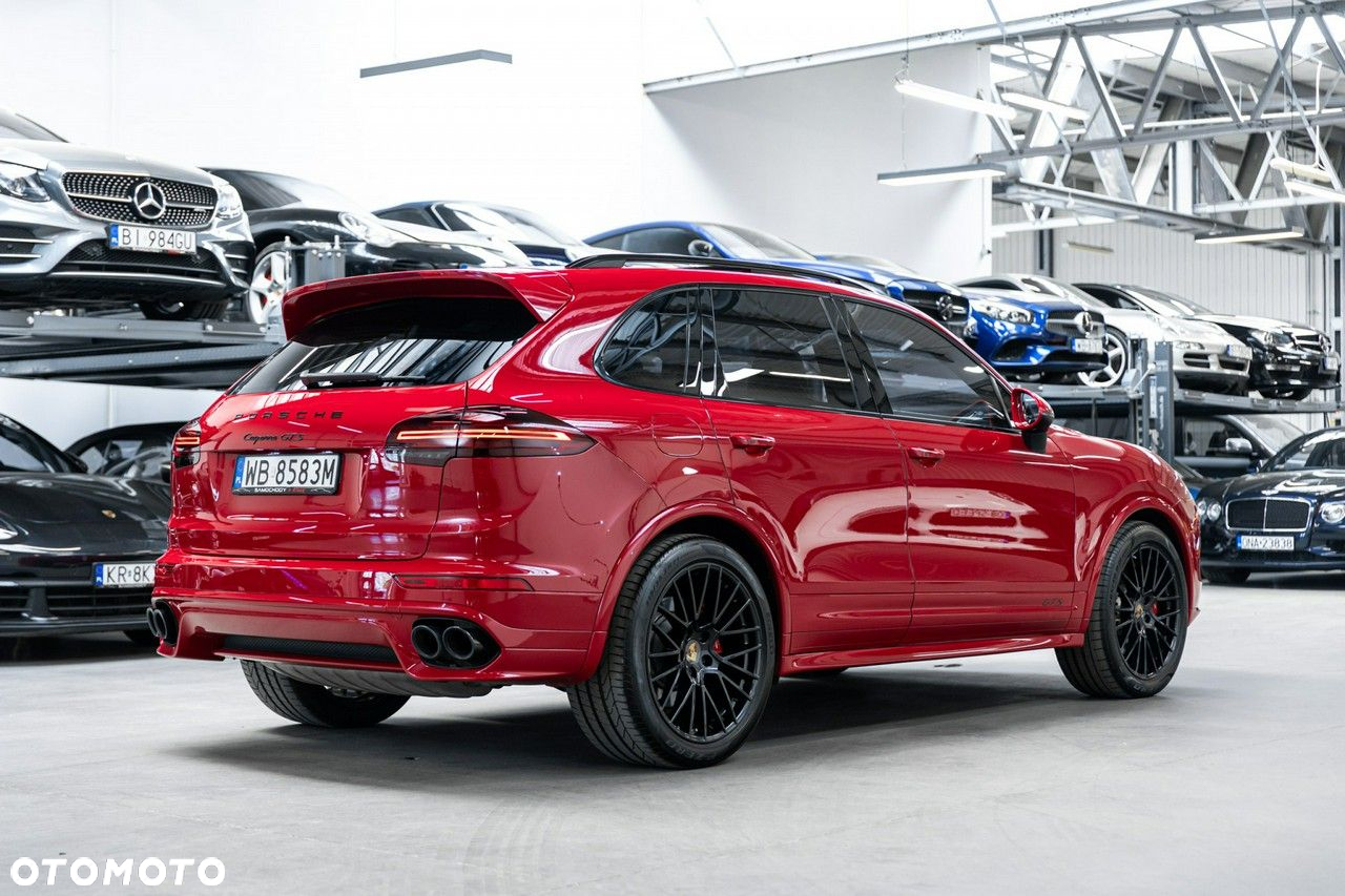 Porsche Cayenne GTS - 11
