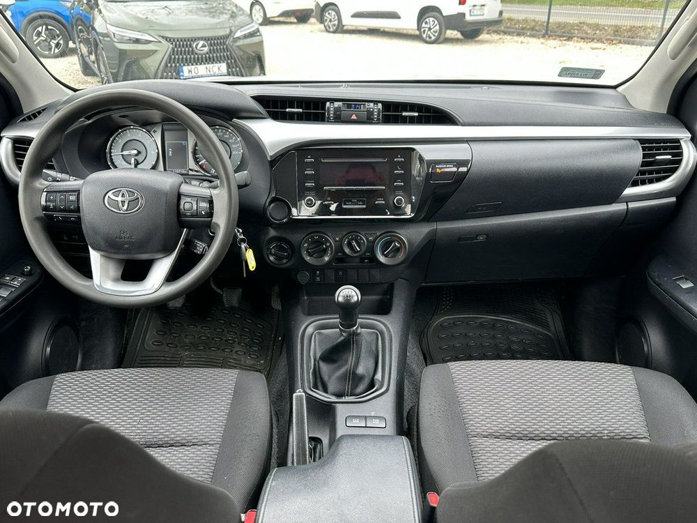 Toyota Hilux 2.4 D-4D Double Cab DLX 4x4 - 17