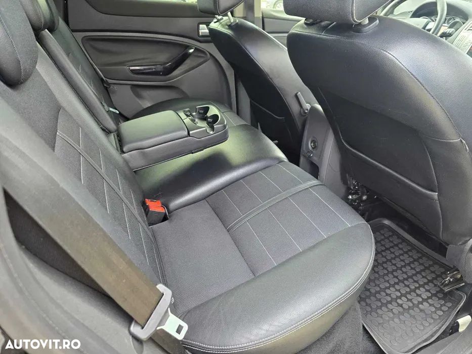 Ford Kuga 2.0 TDCi 4WD Powershift Titanium - 6