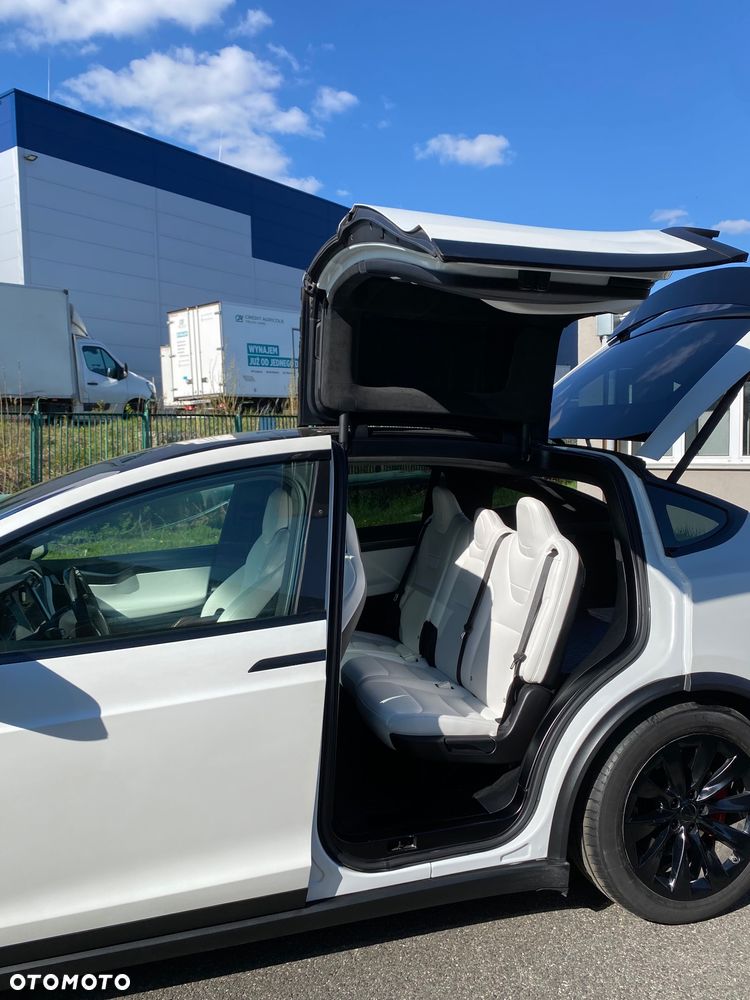 Tesla Model X 75D Allradantrieb - 9