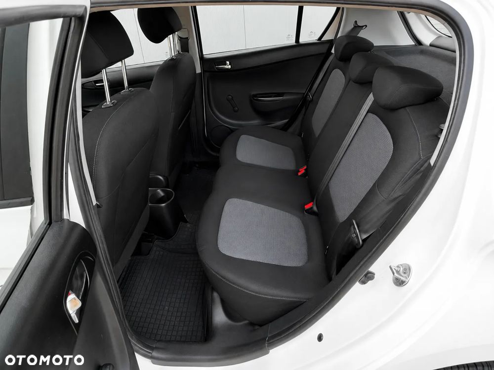 Hyundai i20 - 12