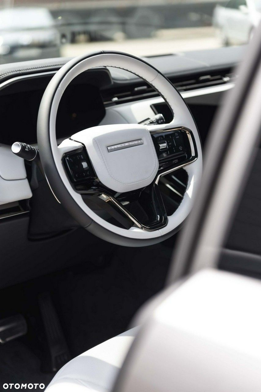 Land Rover Range Rover Sport - 16