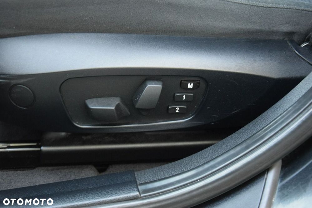 BMW X1 xDrive18d - 32