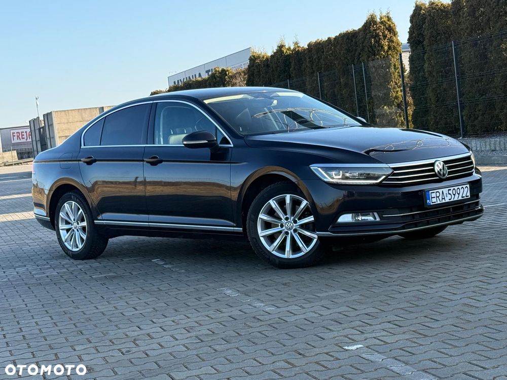 Volkswagen Passat 1.6 TDI SCR DSG - 8