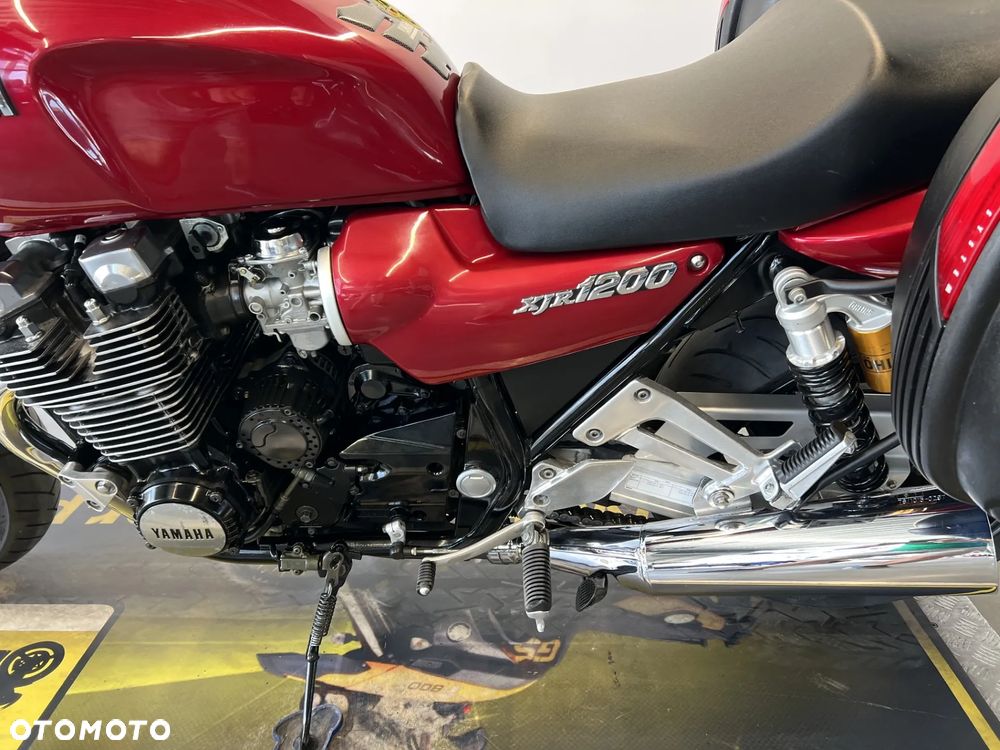 Yamaha XJR - 14