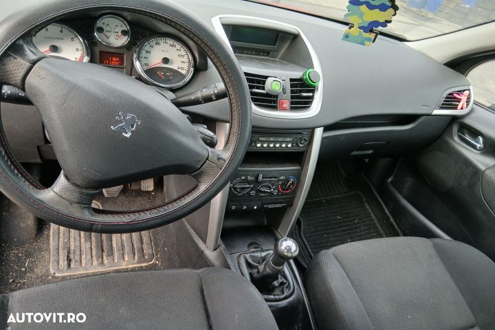 Dezmembrez Peugeot 207 1 [2006 - 2009] Hatchback 5-usi 1.4 VTi MT (95 - 6