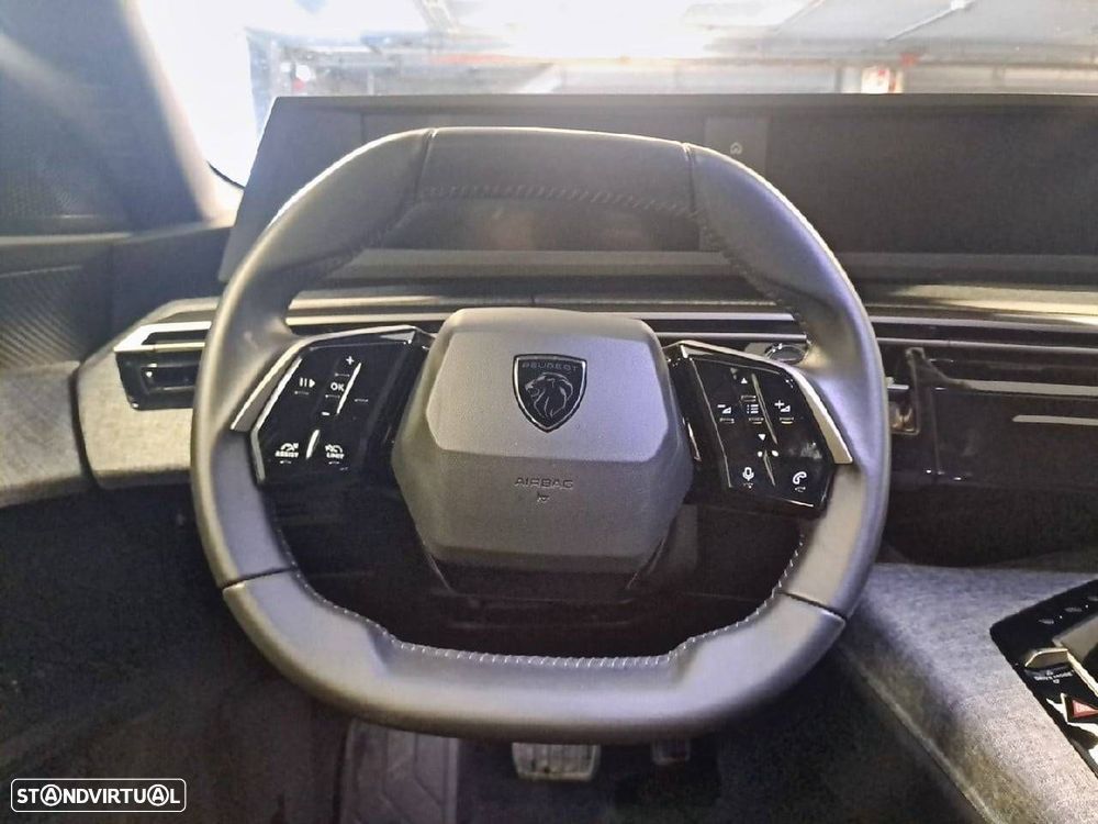 Peugeot 3008 1.2 Hybrid Allure e-DCS6 - 12