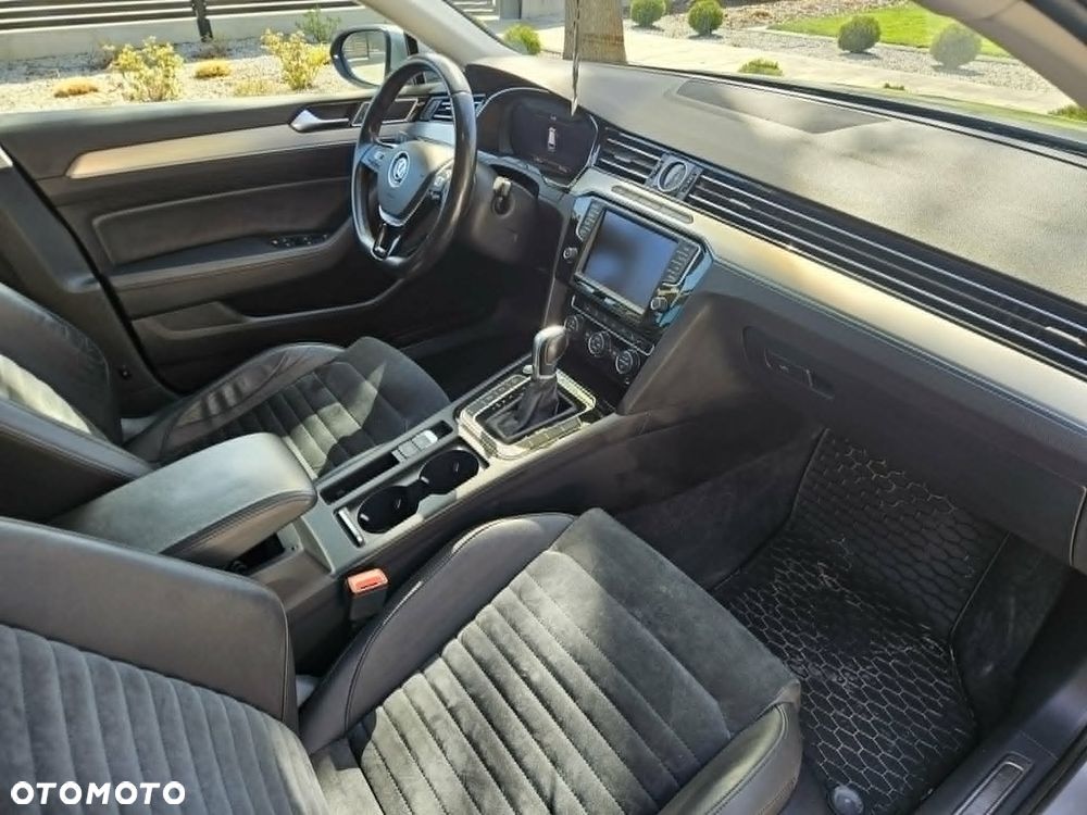 Volkswagen Passat 2.0 TDI BMT 4Mot Highline DSG - 16