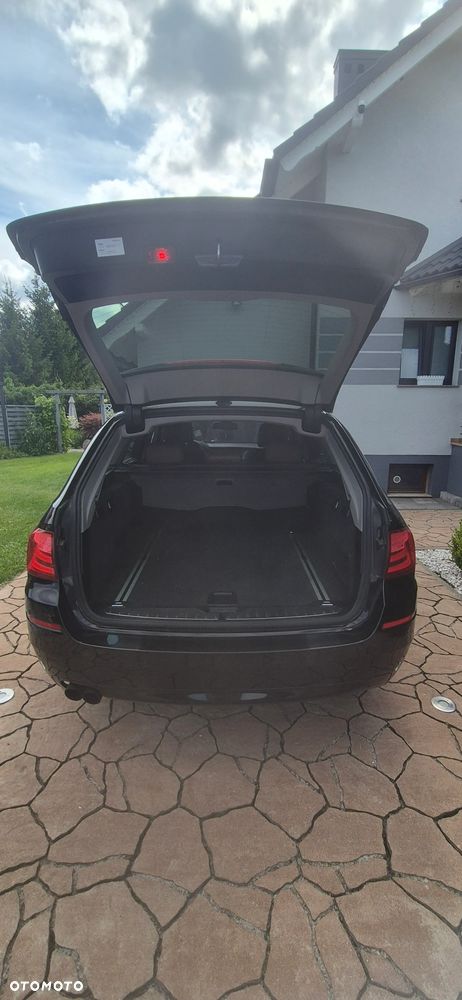 BMW Seria 5 525d - 8