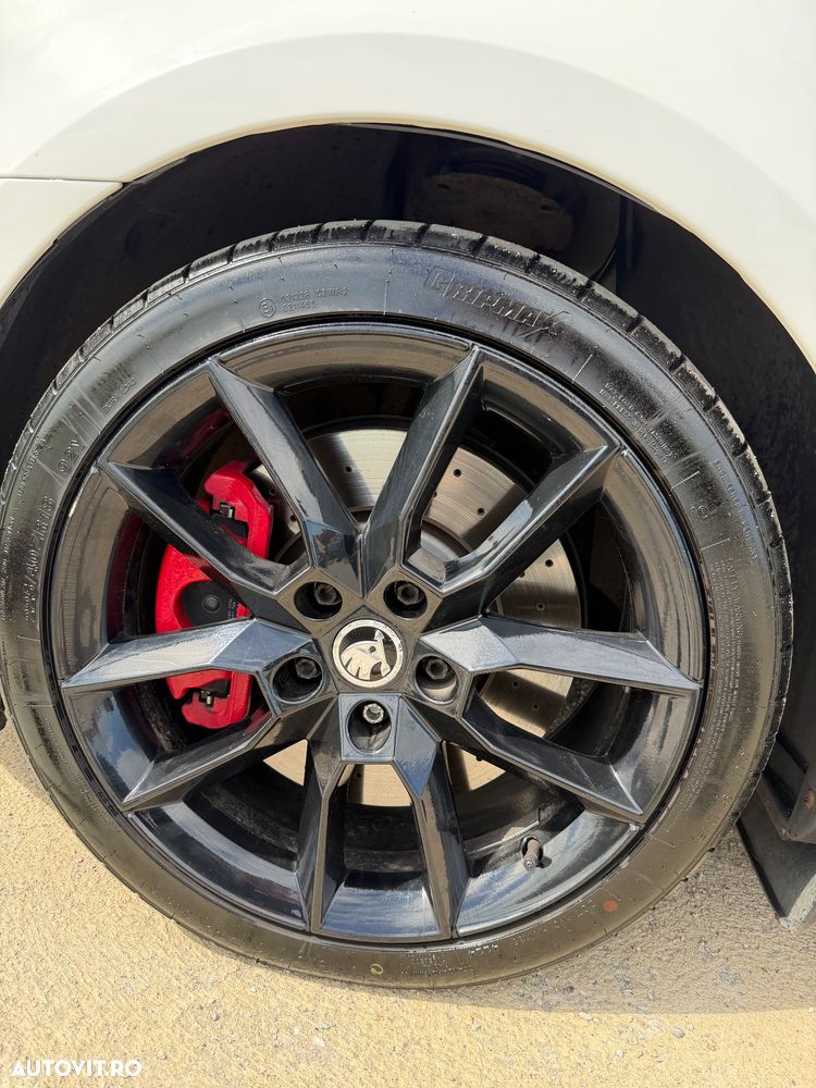 Skoda Octavia 2.0 TDI (Green tec) DSG RS - 14