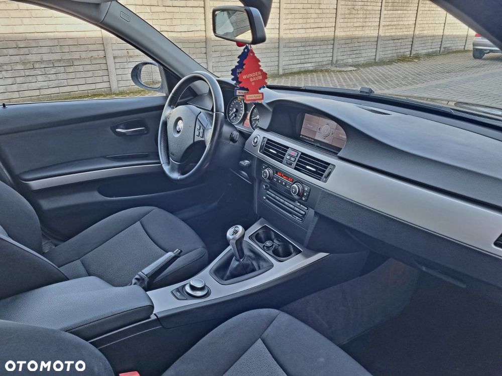 BMW Seria 3 325i - 20