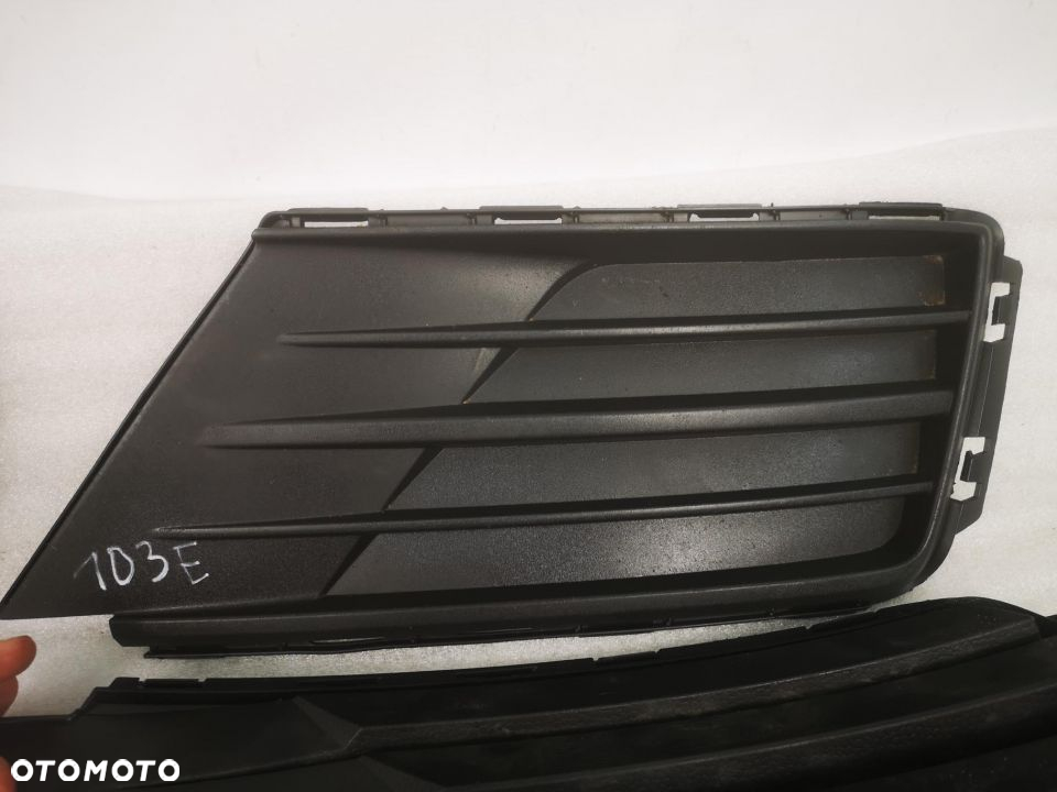 VW CADDY 2K5 14- LEWA / PRAWA BOCZNA KRATKA ZDERZAKA PRZEDNIEGO PRZÓD 2K5853665 E 2K5853665E /  2K5853666 E  2K5853666E NR AUKCJI 4S/103 - 12