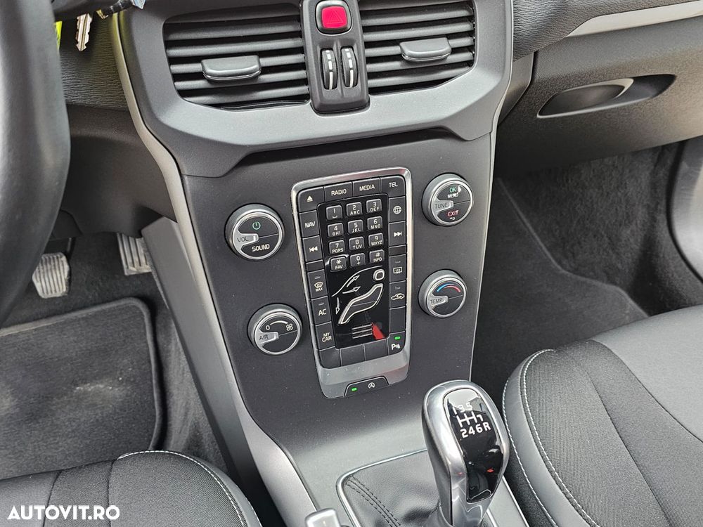 Volvo V40 D2 Geartronic Momentum - 15