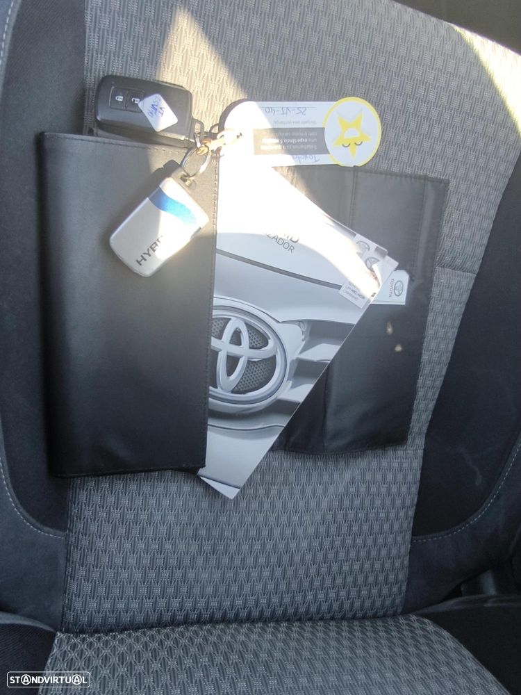 Toyota Auris 1.8 HSD Comfort +P.Sport+Navi - 13