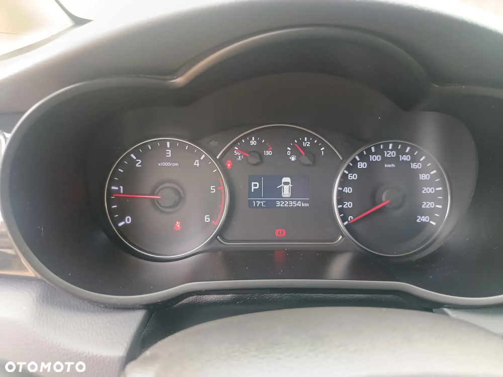 Kia Carens 1.7 CRDi L 7os - 10