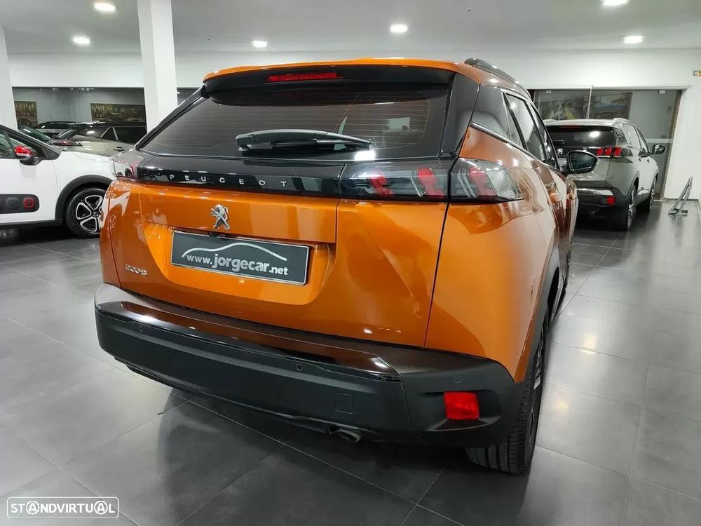Peugeot 2008 1.2 PureTech Allure — fotografia 17